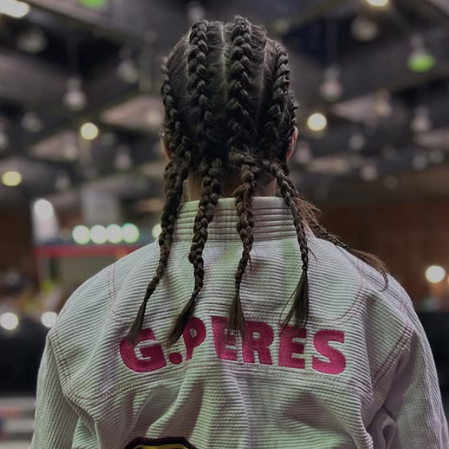 Gabriela Peres em ambiente de competição de Jiu-Jitsu